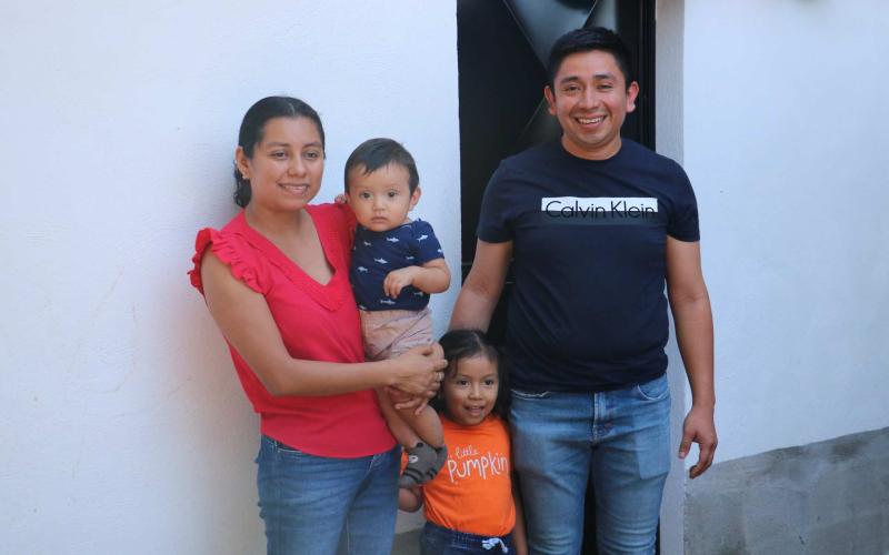 Familias de Patulul reciben un nuevo hogar y comienzan una vida con mayor seguridad y dignidad