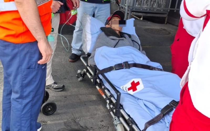 ste servicio busca ofrecer apoyo inmediato a personas de la tercera edad que presenten malestares leves, requieran monitoreo de signos vitales o asistencia preventiva durante su paso por el aeropuerto.