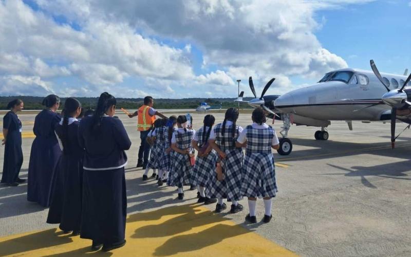 La jornada incluyó también un recorrido guiado por las instalaciones del aeropuerto, 