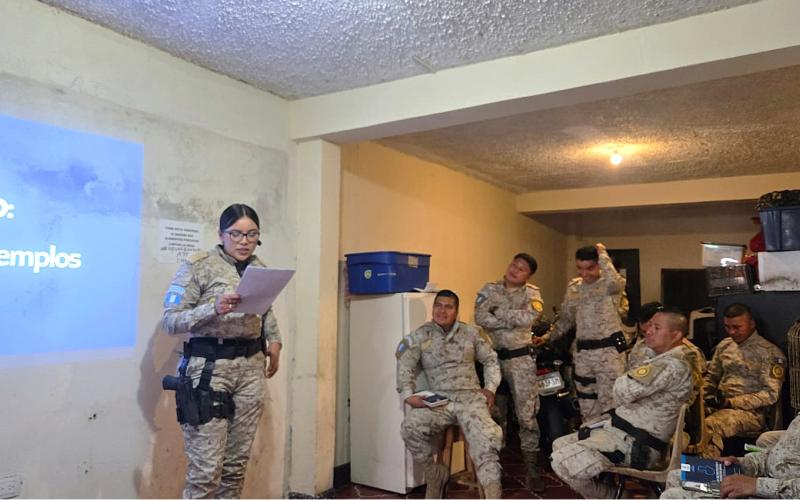 Agentes de la PNC reciben capacitación relativa a protección y bienestar animal