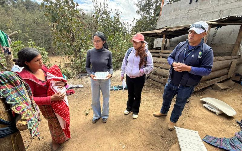 Barridos puerta a puerta en favor de la niñez de Momostenango