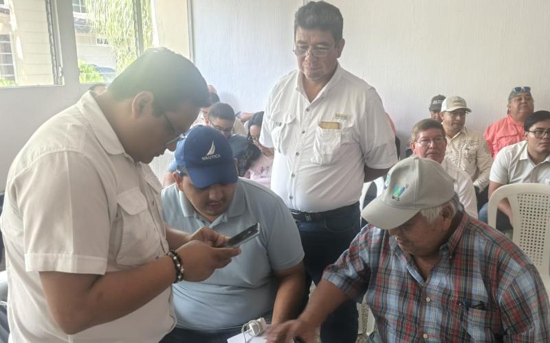 Capacitan a personal de Petén en el uso del sistema RUA