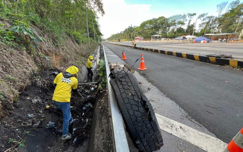 Covial intensifica labores de limpieza en la autopista Palín–Escuintla