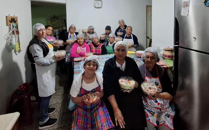Comunidades fortalecen seguridad alimentaria con técnicas de cocina saludable 