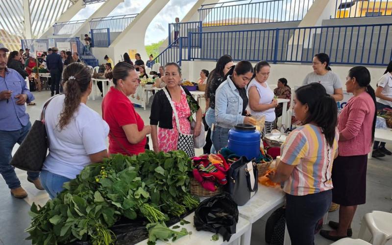 Feria del Agricultor de Granados impulsa la economía rural de Baja Verapaz
