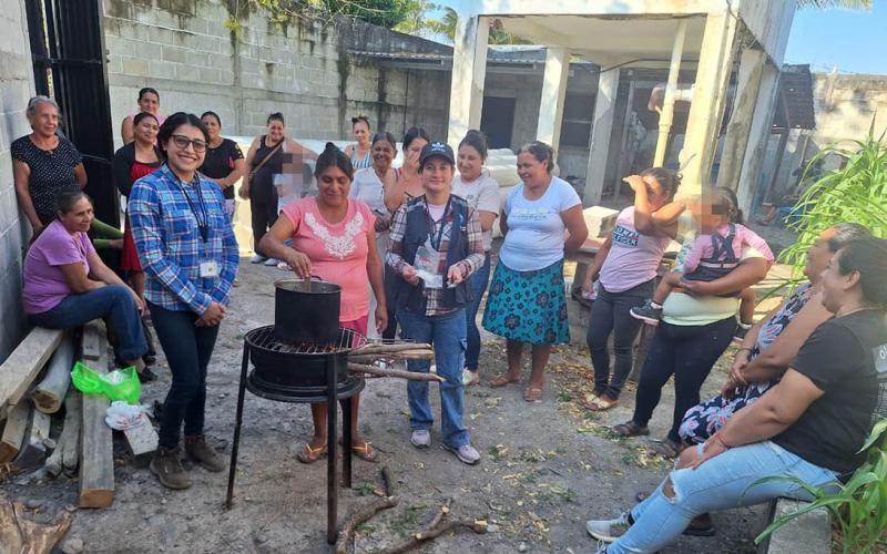 Jutiapanecas transforman plantas medicinales en productos de bienestar