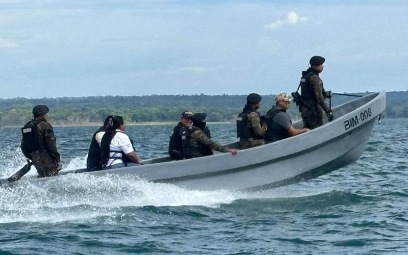Patrullaje interinstitucional refuerza control y orden en el Lago Petén Itzá