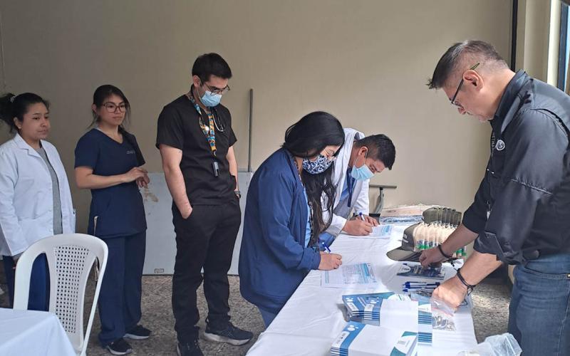 Profesionales de salud capacitados para detectar y tratar casos de Gusano Barrenador