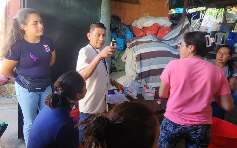 Comunitarias de Santa Rosa aprenden de salud y empresarialidad