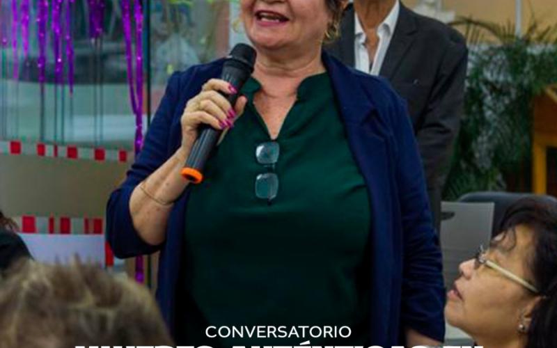 En la Hemeroteca Nacional Lic. Clemente Marroquín Rojas se realizó el conversatorio “Mujeres auténticas en la sociedad guatemalteca”, donde destacadas panelistas compartieron reflexiones sobre el liderazgo femenino y el papel de las mujeres en la vida pública del país.