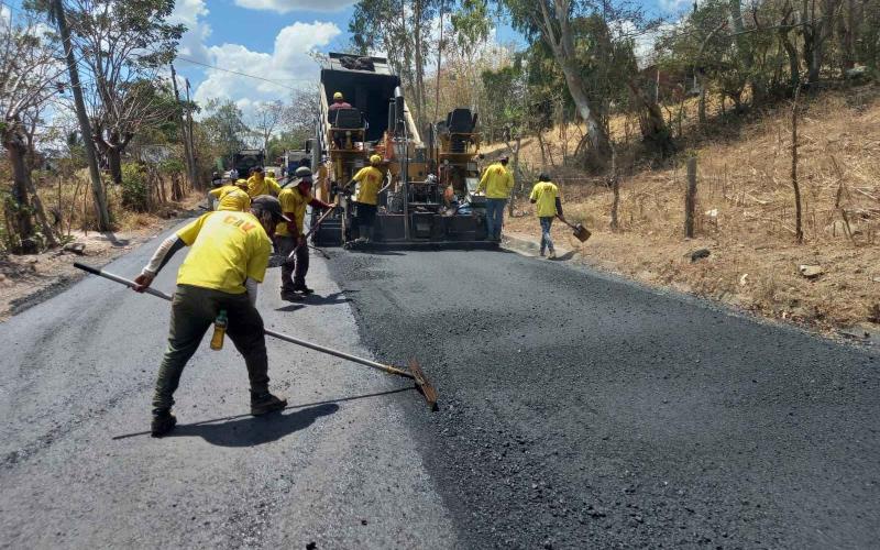 Reparan la carretera en Jutiapa y mejoran la conexión entre comunidades