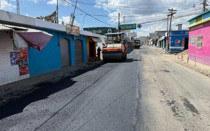 Avanza recapeo en Santa Rosa y mejora el paso entre Amberes y Casillas