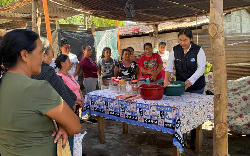 Promueven la salud y el valor agregado con taller de fermentación natural en Cuilapa