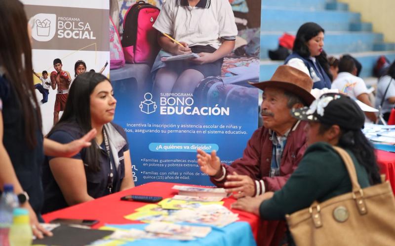 Jornada Móvil de Servicios Integrados llega a Santa Lucía Utatlán, Sololá 