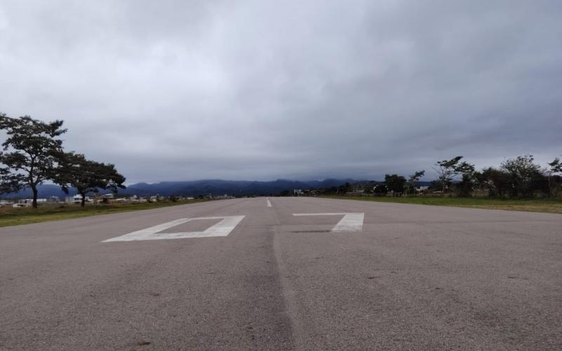 Estas mejoras permitirán optimizar los espacios dentro del aeródromo, brindando mayor funcionalidad, orden y condiciones adecuadas tanto para el personal como para los usuarios que transitan por la terminal.