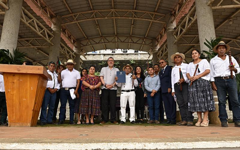 Gobierno de Guatemala firma agenda territorial con autoridades indígenas q’eqchi’ de Alta Verapaz