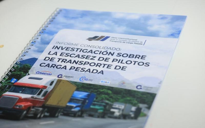 Trabajan en hoja de ruta para solucionar escasez de pilotos de carga pesada