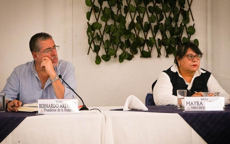 Acuerdan dragado permanente y estudio ambiental para fortalecer pesca artesanal en Champerico