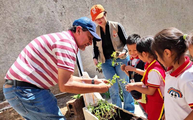 Aprender desde pequeños la siembra fortalece la alimentación y el futuro