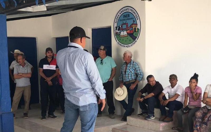Agricultores de Asunción Mita capacitados en manejo de densidades de siembra
