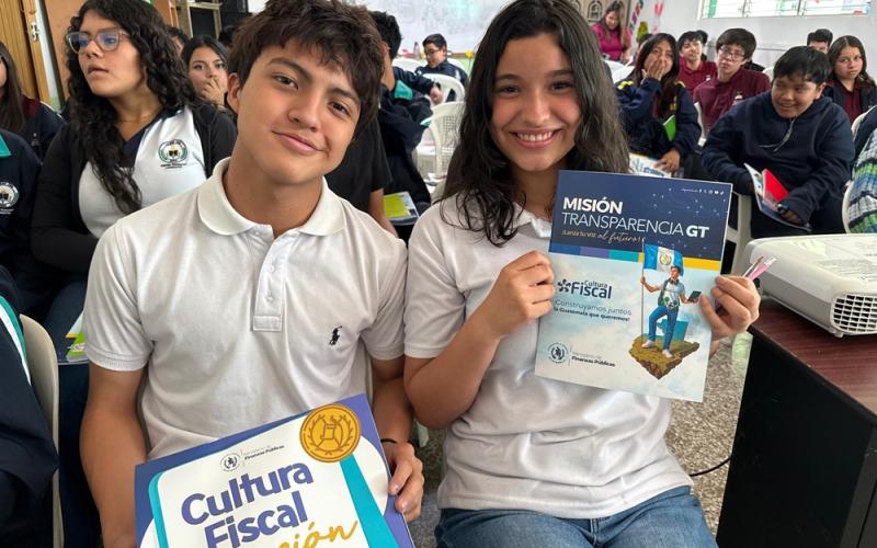 Jóvenes se informan sobre la gestión de los recursos públicos