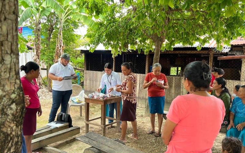 Entregan semillas para huertos familiares en Melchor de Mencos