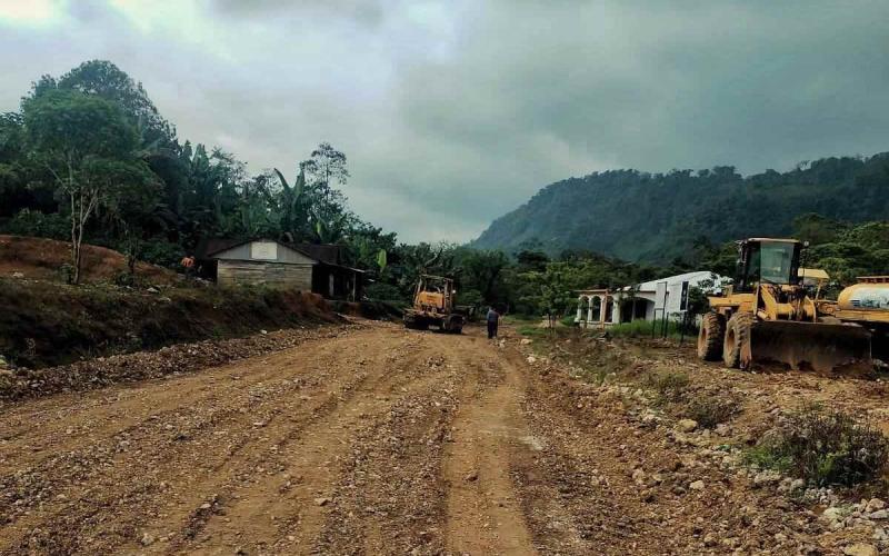 Trabajos en Zona Reina acercarán oportunidades a comunidades rurales