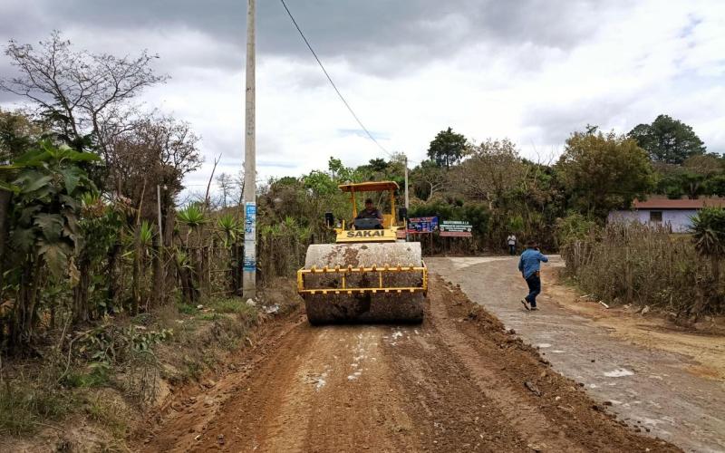 Inician trabajos de mantenimiento vial en Chimaltenango
