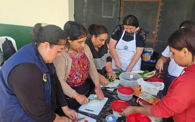 Fortalecen capacidades de educadoras de hogar rural de Quetzaltenango