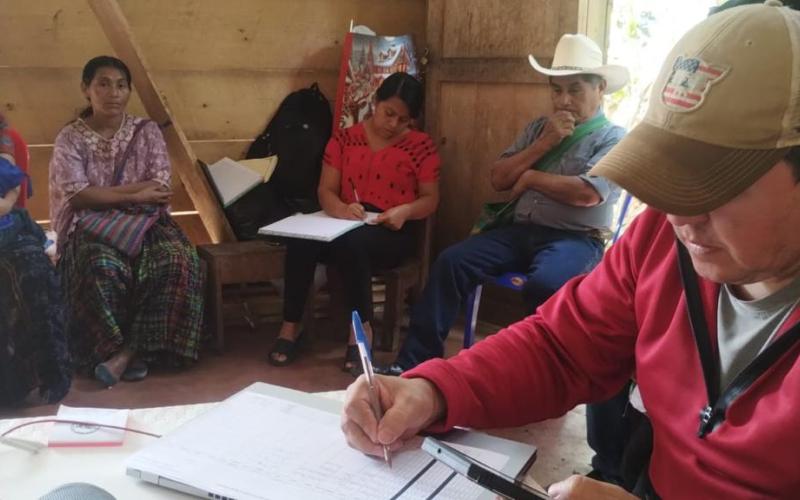 Impulsan organización de apicultores en Alta Verapaz