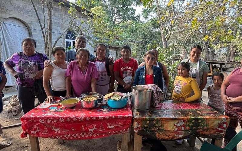 Cultivos del huerto familiar optimizan la nutrición comunitaria en Baja Verapaz