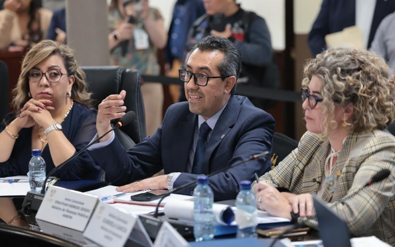 Gobierno busca proteger la economía frente al aumento de los combustibles