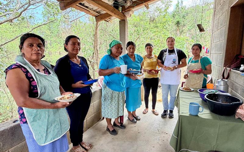 Promueven el consumo de hortalizas mediante la elaboración de chojín
