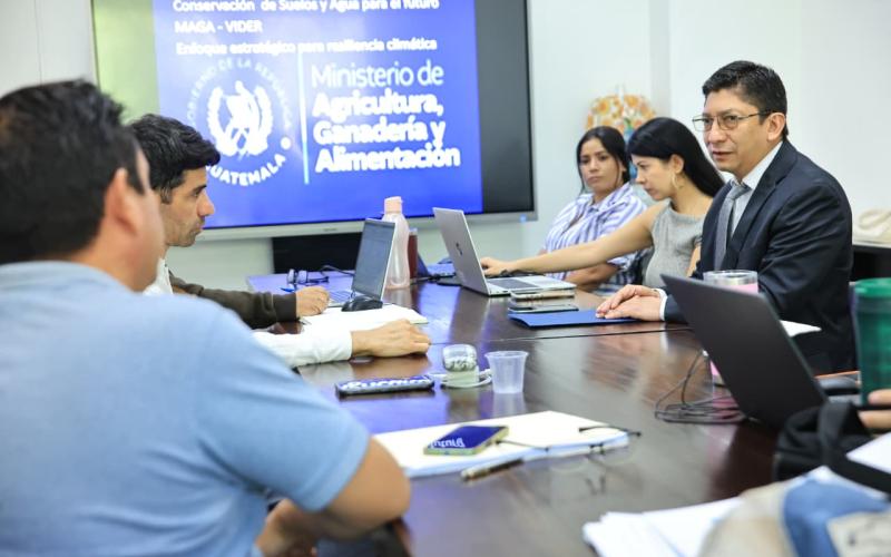 Sistema Key Line fortalece capacidades institucionales en conservación de suelos y agua