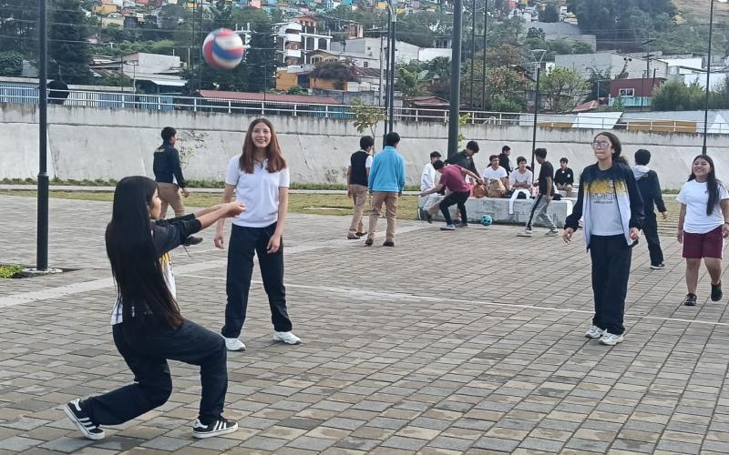 Parque de la Paz Erick Barrondo de Cobán fortalece la recreación comunitaria en Semana Santa. 