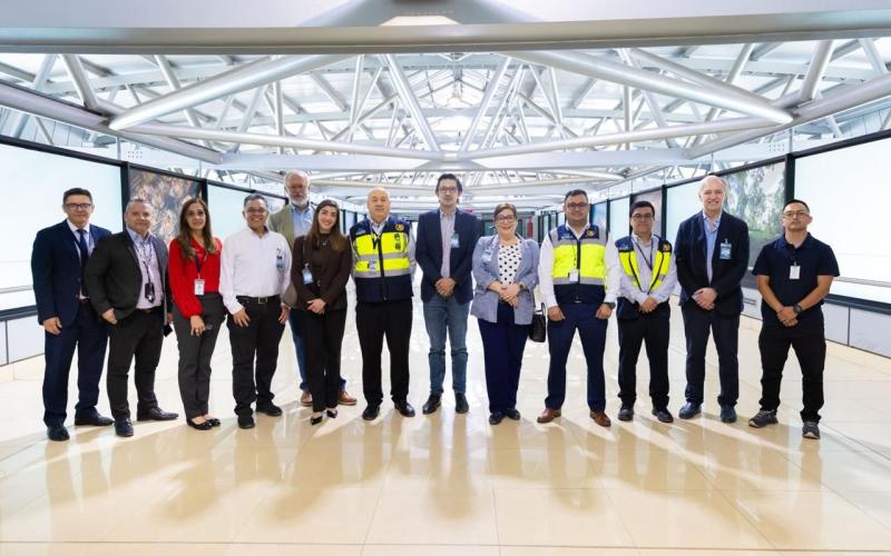 Actores importantes para el desarrollo del país visitan el AILA