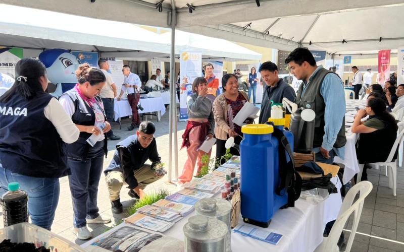 Huertos familiares: opción clave para mejorar la alimentación de personas retornadas