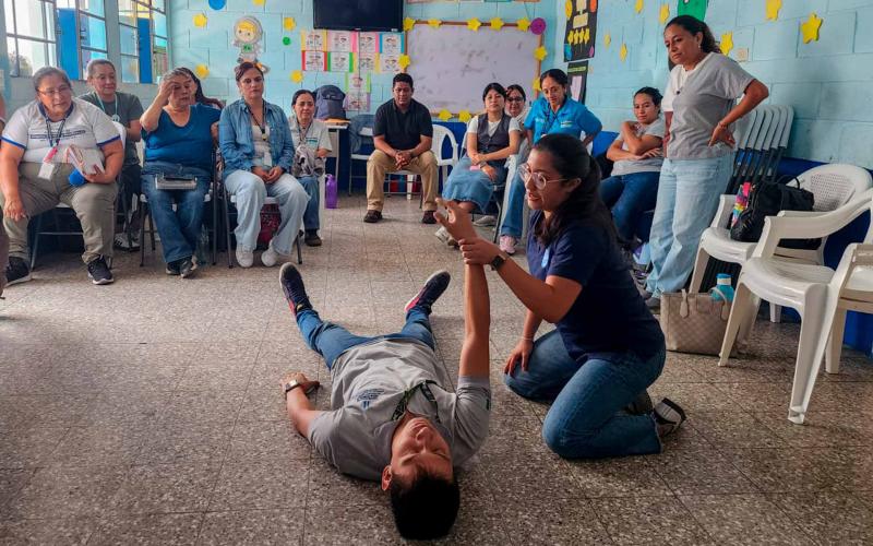 Personal de SBS fortalece conocimientos en primeros auxilios junto a Médicos del Mundo