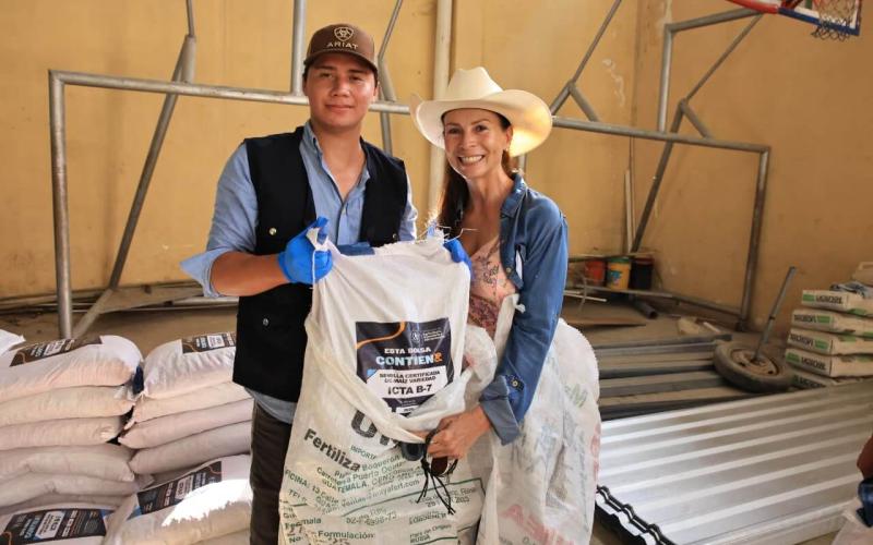 Entrega oportuna de semillas fortalece agricultura familiar