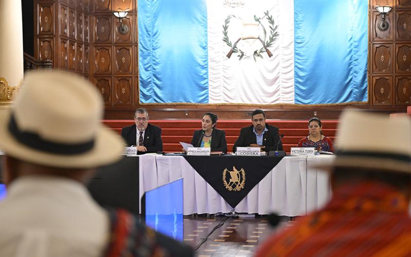 Gobierno aborda fortalecimiento de la institucionalidad indígena y avances en agenda territorial con autoridades indígenas ancestrales