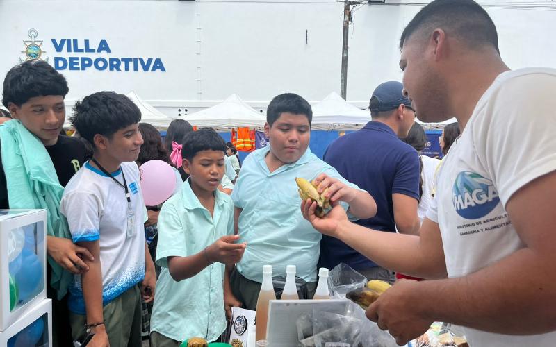 Acercan servicios agrarios en actividad interinstitucional “Volvamos al parque” 