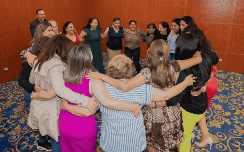 La SIT conmemora el Día de la Madre reconociendo a sus colaboradoras