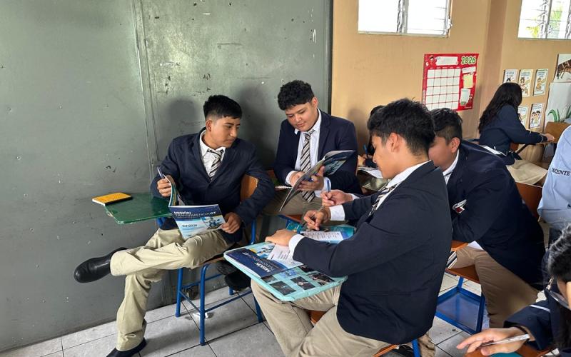 Juventud de Jalapa aprende a cuidar los recursos públicos con dinámicas prácticas