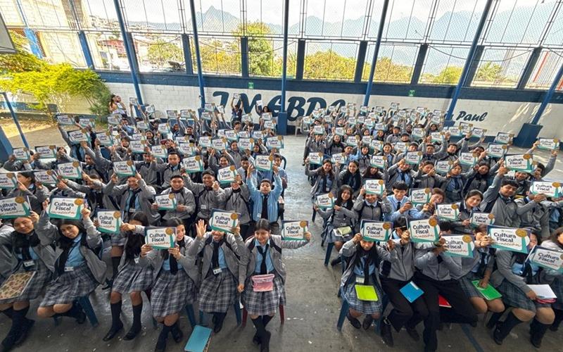 Jóvenes de Sololá fortalecen su liderazgo y participación ciudadana