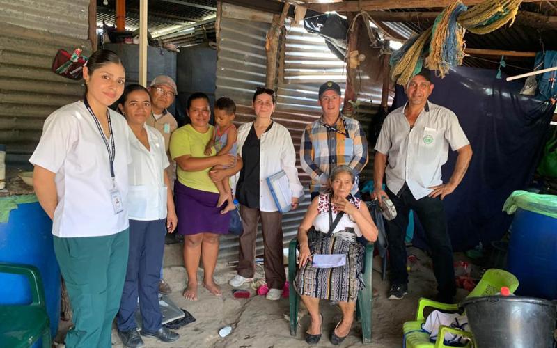 Dan seguimiento nutricional a niños con desnutrición aguda en Zapotitlán