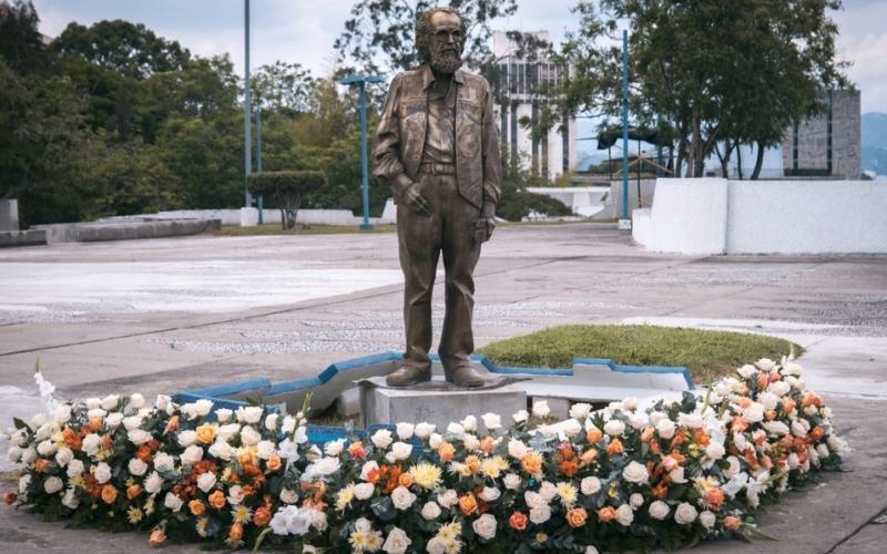 Efraín Recinos 