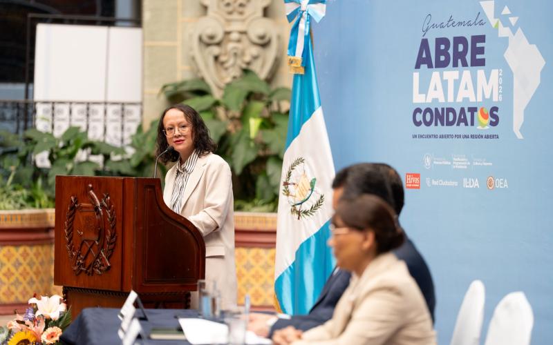 Gabriela Melgar, de Hivos, presentaó los principales ejes de la agenda de AbreLatam/ConDatos 2026.