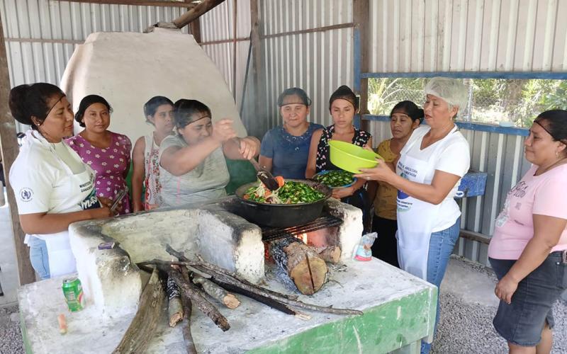 En San Miguel La Palotada aprenden a transformar los alimentos 