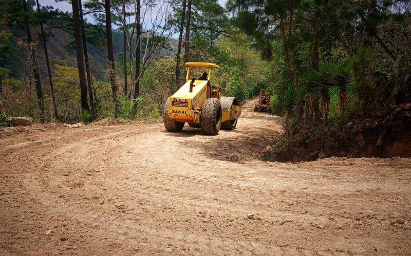 Camino que conecta comunidades vuelve a tomar forma en Chimaltenango