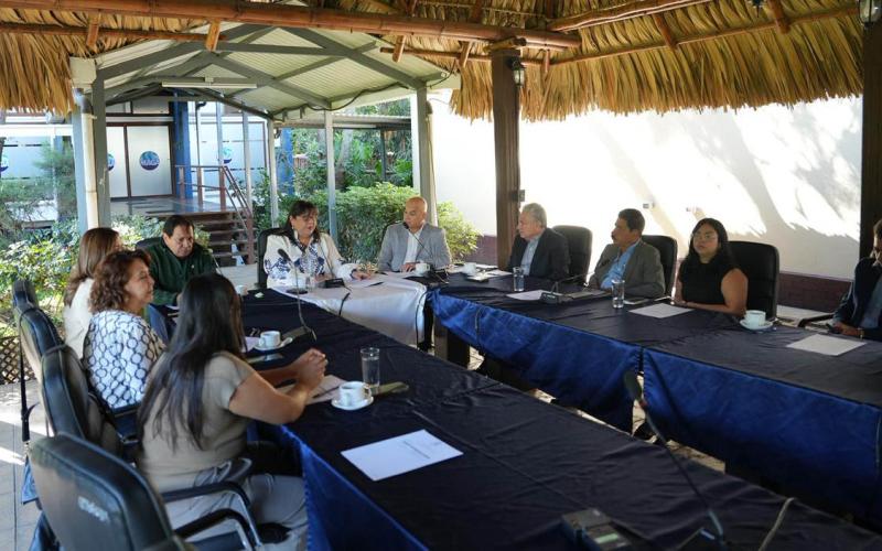 Firman convenio para fortalecer sanidad vegetal en cultivos frutales